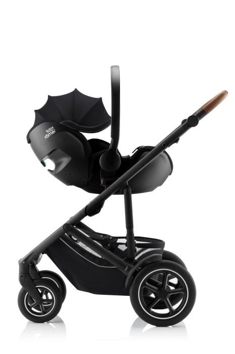 Web version-BABY-SAFE_PRO_GalaxyBlack_01_Recline_SMILE_5Z_BrownHandle_2024_300dpi.jpg