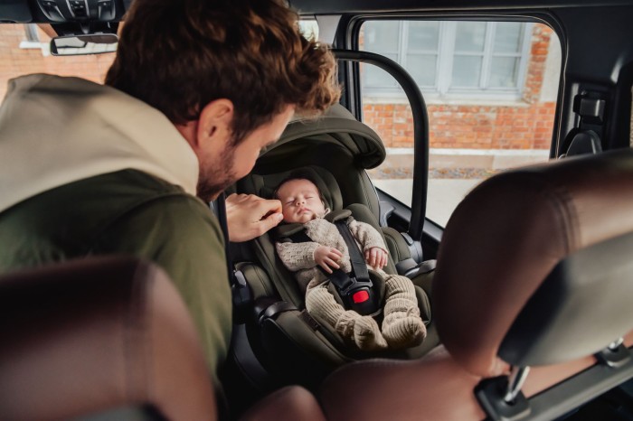 Web version-LIFESTYLE_CS_LUX_COLLECTION_BABY-SAFE_PRO_URBAN_OLIVE_KV_2024_300dpi.jpg