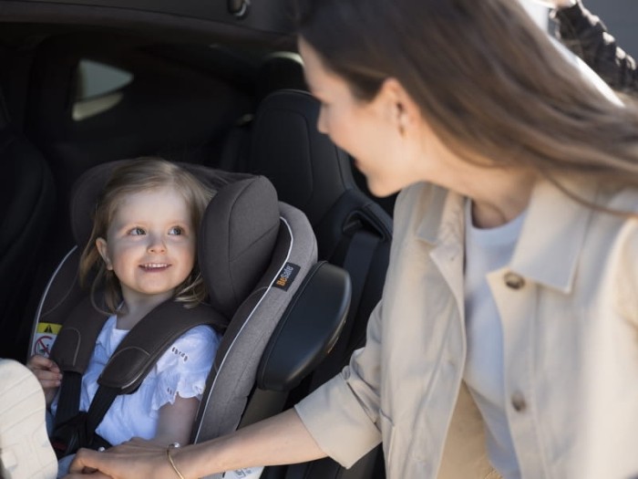 obrotowy-fotelik-samochodowy-besafe-izi-turn-i-size-met-melange_wm_6070_20038_10.jpg
