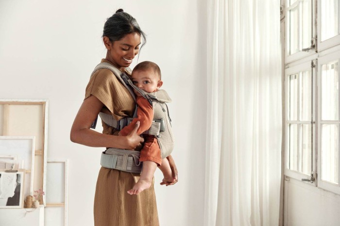 pol_pl_BABYBJORN-ONE-AIR-3D-MESH-nosidelko-Szary-Bez-10024_10.jpg