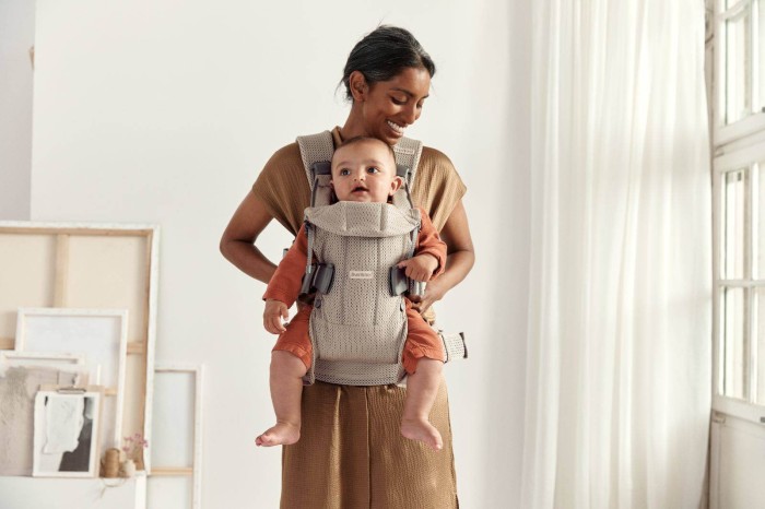 pol_pl_BABYBJORN-ONE-AIR-3D-MESH-nosidelko-Szary-Bez-10024_11.jpg