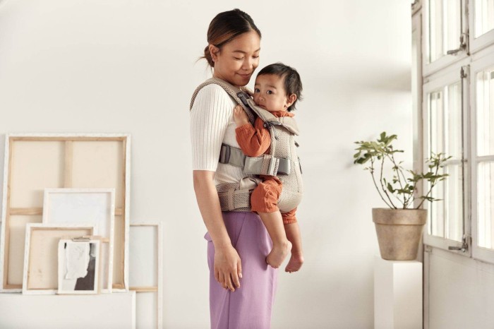 pol_pl_BABYBJORN-ONE-AIR-3D-MESH-nosidelko-Szary-Bez-10024_13.jpg