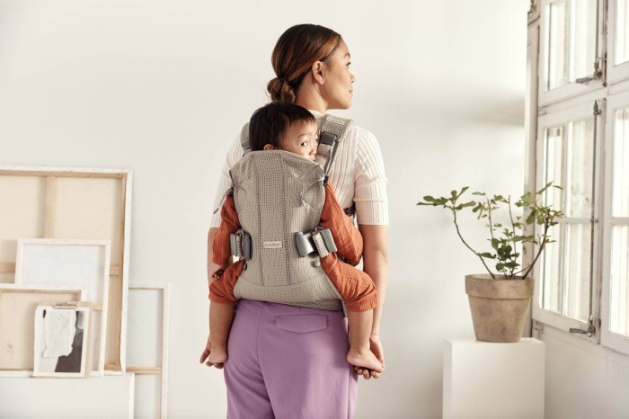 pol_pl_BABYBJORN-ONE-AIR-3D-MESH-nosidelko-Szary-Bez-10024_18.jpg