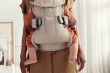pol_pl_BABYBJORN-ONE-AIR-3D-MESH-nosidelko-Szary-Bez-10024_19.jpg