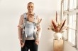 pol_pl_BABYBJORN-nosidelko-Harmony-3D-Mesh-Srebrny-9539_8.jpg
