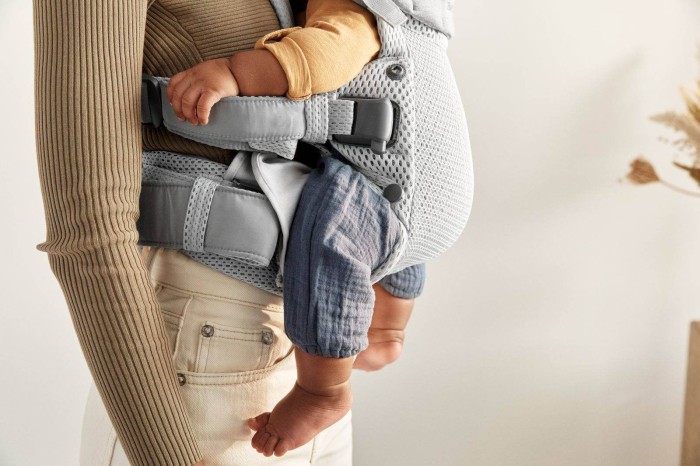pol_pl_BABYBJORN-nosidelko-Harmony-3D-Mesh-Srebrny-9539_17.jpg