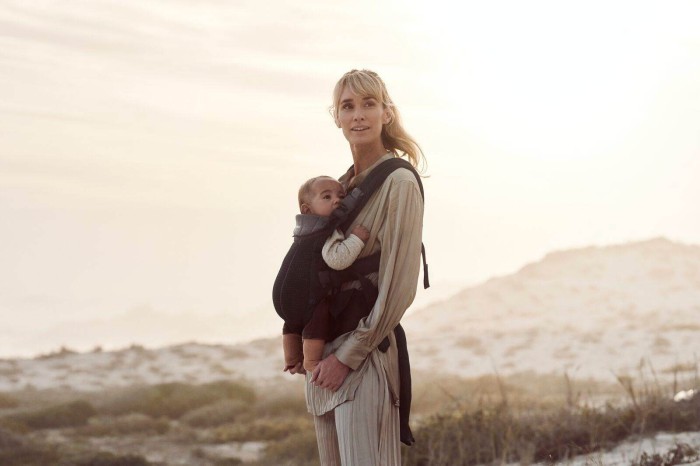pol_pl_BABYBJORN-nosidelko-Harmony-3D-Mesh-Czarny-30848_24.jpg