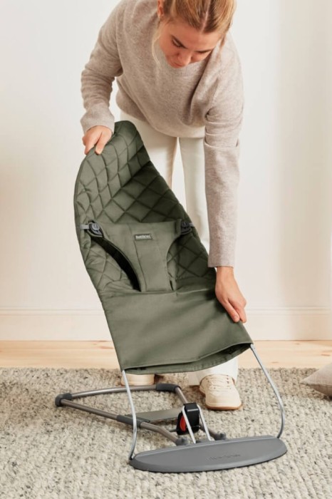 pol_pl_BABYBJORN-lezaczek-BLISS-Woven-Ciemnozielony-32899_3.jpg
