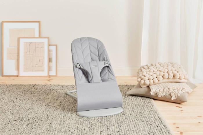 pol_pl_BABYBJORN-lezaczek-BLISS-Woven-Petal-Quilt-Jasnoszary-33015_15.jpg