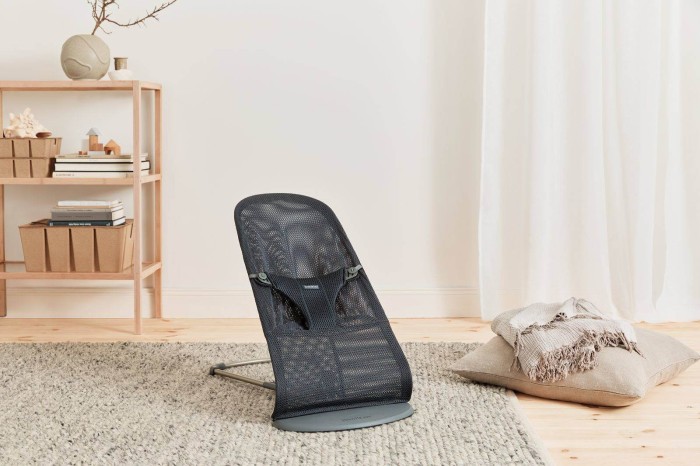 pol_pl_BABYBJORN-lezaczek-BLISS-MESH-Antracytowy-3167_23.jpg