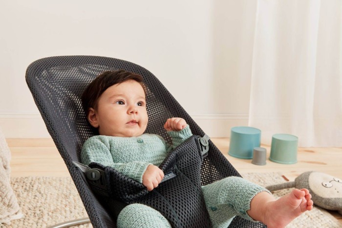 pol_pl_BABYBJORN-lezaczek-BLISS-MESH-Antracytowy-3167_24.jpg