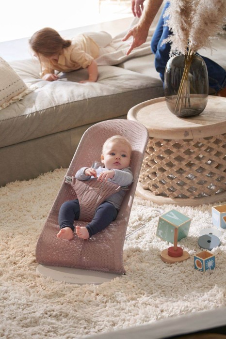 pol_pl_BABYBJORN-lezaczek-BLISS-MESH-Ciemny-Roz-9876_2.jpg