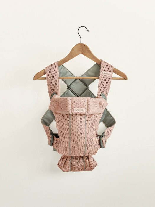 pol_pl_BABYBJORN-MINI-3D-Mesh-nosidelko-Zgaszony-Roz-10019_4.jpg