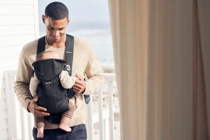 pol_pl_BABYBJORN-MINI-3D-Mesh-nosidelko-Czarny-30851_4.jpg