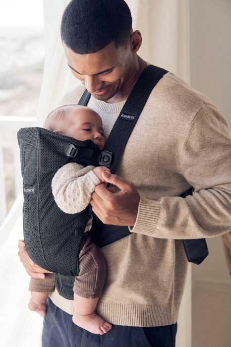 pol_pl_BABYBJORN-MINI-3D-Mesh-nosidelko-Czarny-30851_6.jpg