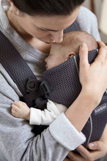 pol_pl_BABYBJORN-MINI-3D-Mesh-nosidelko-Ciemny-Niebieski-6371_3.jpg