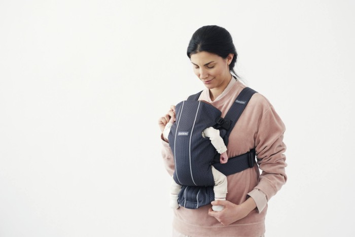 pol_pl_BABYBJORN-MINI-3D-Mesh-nosidelko-Antracytowy-4192_1.jpg