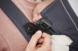 pol_pl_BABYBJORN-MINI-3D-Mesh-nosidelko-Antracytowy-4192_5.jpg