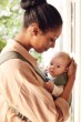 pol_pl_BABYBJORN-MINI-Woven-nosidelko-Ciemnozielone-32900_7.jpg
