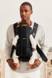 pol_pl_BABYBJORN-MINI-Woven-nosidelko-Czarny-34004_13.jpg