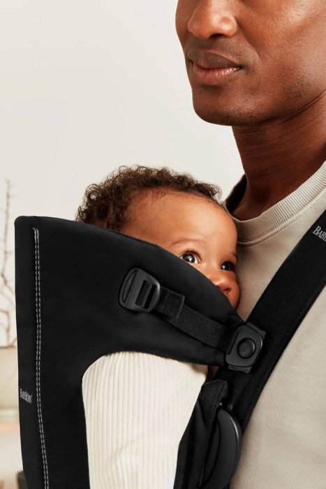 pol_pl_BABYBJORN-MINI-Woven-nosidelko-Czarny-34004_15.jpg