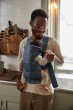 pol_pl_BABYBJORN-MINI-Woven-nosidelko-Niebieski-Vintage-Indigo-34005_1.jpg