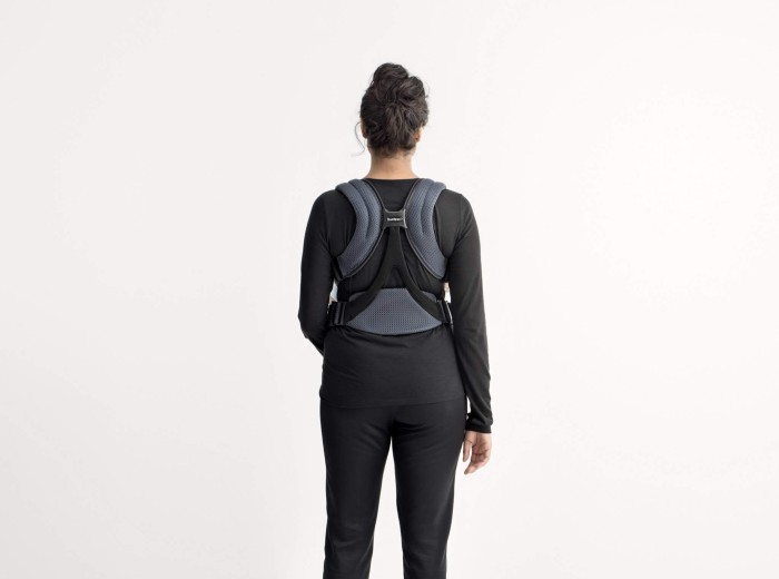 pol_pl_BABYBJORN-MOVE-3D-Mesh-nosidelko-Antracyt-7356_6.jpg