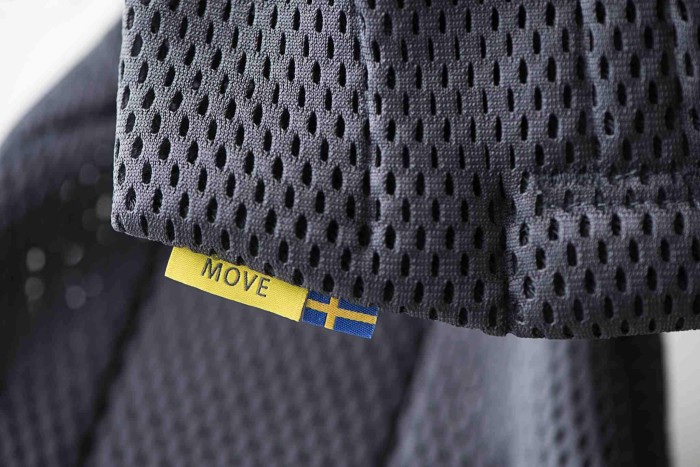 pol_pl_BABYBJORN-MOVE-3D-Mesh-nosidelko-Granatowy-7823_13.jpg
