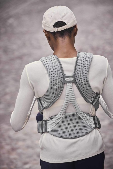 pol_pl_BABYBJORN-MOVE-3D-Mesh-nosidelko-Szary-7355_4.jpg