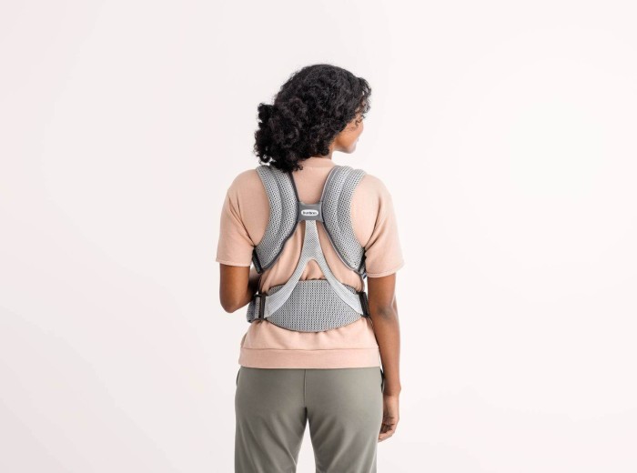 pol_pl_BABYBJORN-MOVE-3D-Mesh-nosidelko-Szary-7355_16.jpg