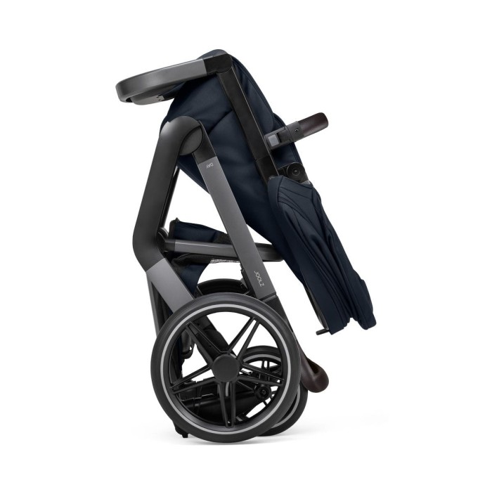 Joolz_Day5_Seat_World_facing_Folded_Navy_Blue.jpg