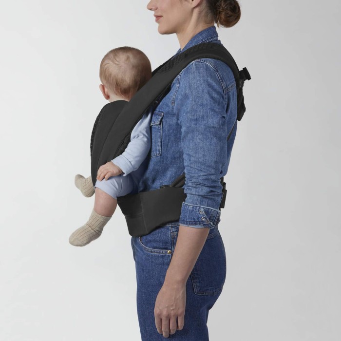 cyb_24_int_y090_coyacarrier_umbl_frontcarrying_child_18f9aab07bf24f70.jpeg
