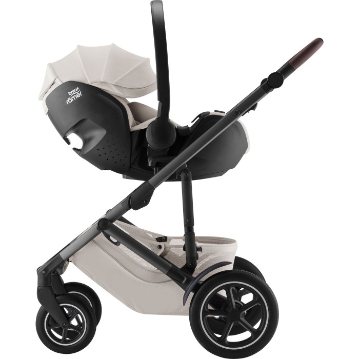 JPG-BABY-SAFE_PRO_SoftTaupe_01_Reclined_SMILE_5Z_CalmGrey_BrownHandle_2024_72dpi_2000x2000.jpg