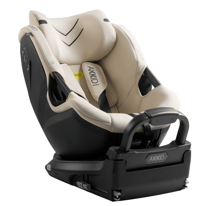 Axkid Spinkid 2 bez wkładek z podniesionym zagłówkiem.png