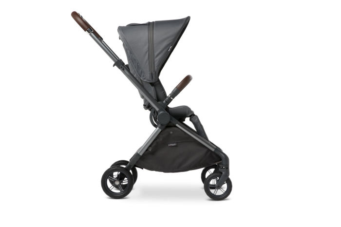 Mast mx6 wózek spacerowy z siedziskiem zamontowany m przodem do kierunku jazdy w pozycji siedzącej ustawiony bokiem