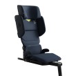 Fotel samochodowy Axkid Up w kolorze Glacier Lake Blue, widok z boku. Zdjęcie przedstawia ergonomiczną konstrukcję fotelika typu booster, z regulowanym zagłówkiem i wysuniętą bazą ISOFIX.
