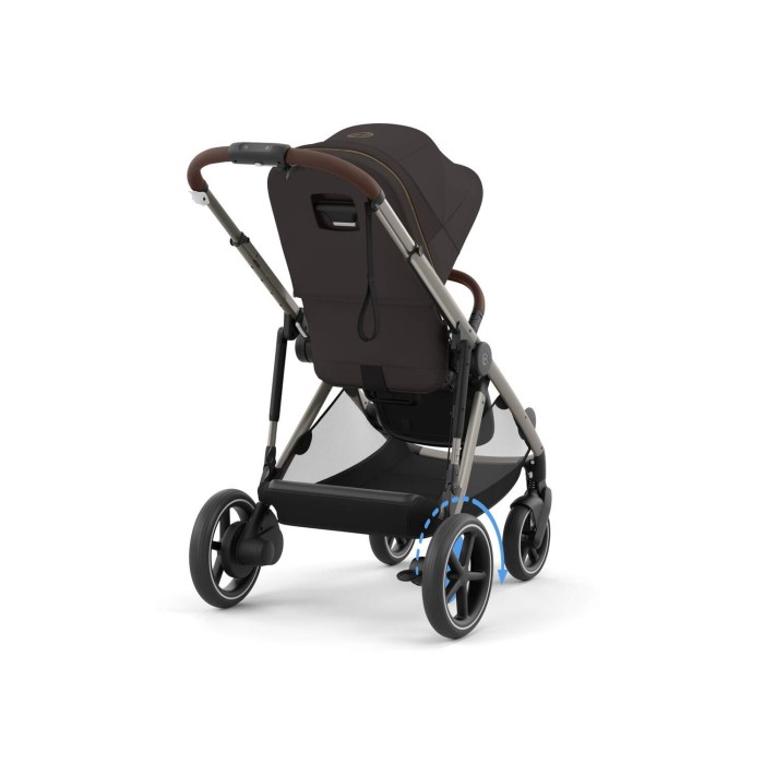 Wózek Cybex e-Gazelle w kolorze Chocolate Brown, widok pod kątem od tyłu. Siedzisko spacerowe jest zamontowane tyłem do kierunku jazdy, a strzałki ilustrują wspomaganie jazdy.