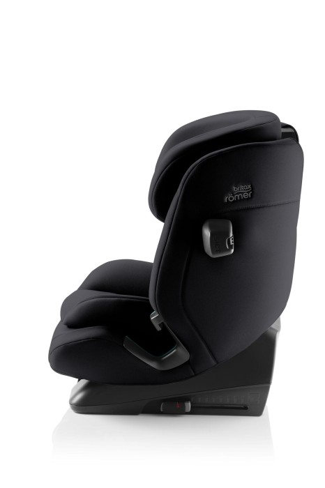 Fotelik samochodowy Britax Römer Advansafix Pro Onyx Black – elegancki czarny design, widok z boku