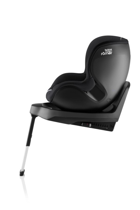 Britax Römer Dualfix M Plus Carbon Black – montaż przodem do kierunku jazdy (FWF), fotelik w pozycji odchylonej.