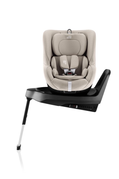 Britax Römer Dualfix M Plus Teak – fotelik obrócony o 90°, funkcja obrotu ułatwiająca wkładanie dziecka, kolor Teak.