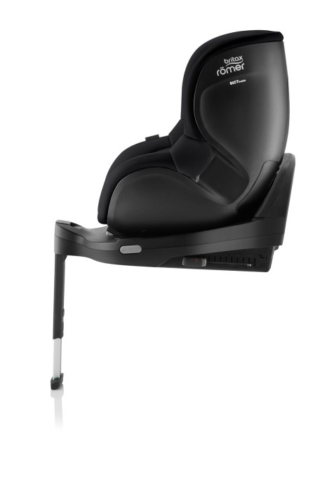 Britax Römer Dualfix Pro M Onyx Black – fotelik zamontowany przodem do kierunku jazdy z widoczną nogą stabilizującą i technologią SICT Inside dla ochrony bocznej.