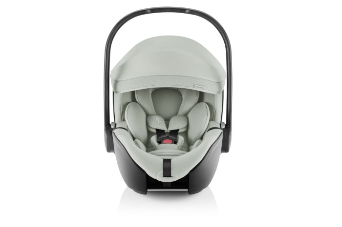 Britax Römer Baby-Safe Pro Sage Green – ujęcie skośne z ergonomiczną wkładką dla niemowląt.