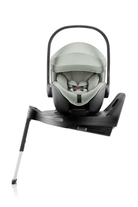 Britax Römer Baby-Safe Pro Sage Green zamocowany na bazie Vario Base 5Z – obrót 90 stopni.