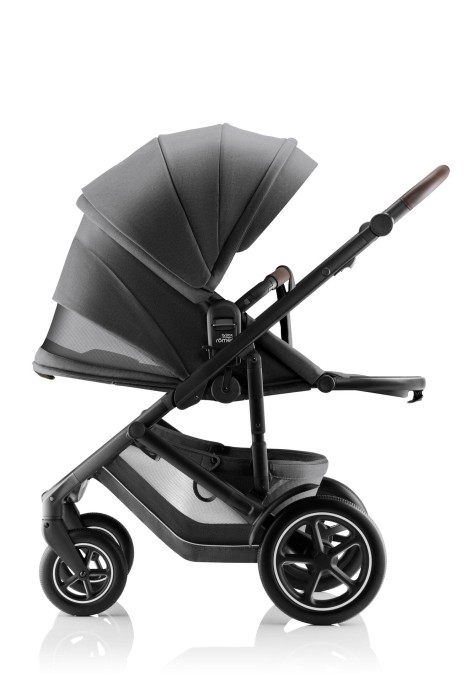 Spacerówka Britax Römer Smile 5Z Mineral Grey – pozycja leżąca z otwartym panelem wentylacyjnym