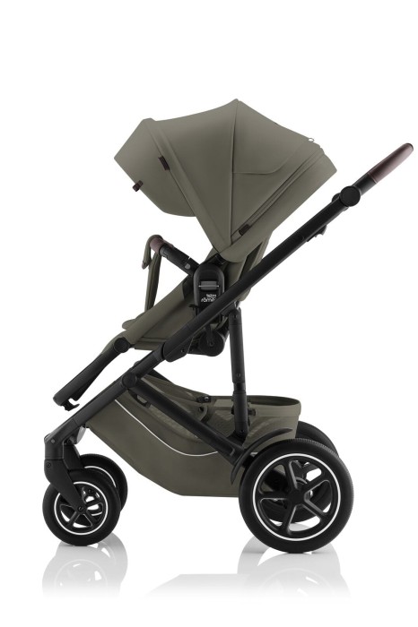 Britax Römer SMILE 5Z – spacerówka w kolorze Urban Olive na stelażu Matt Black z czarną rączką, widok z boku w pozycji FWF.