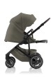 Britax Römer SMILE 5Z – spacerówka Urban Olive w pozycji RWF Lie-Flat na stelażu Matt Black z brązową rączką.