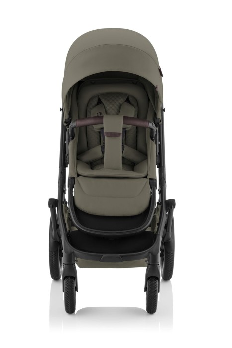 Britax Römer SMILE 5Z – spacerówka Urban Olive w widoku pod lekkim kątem, rama Matt Black, rączka brązowa.