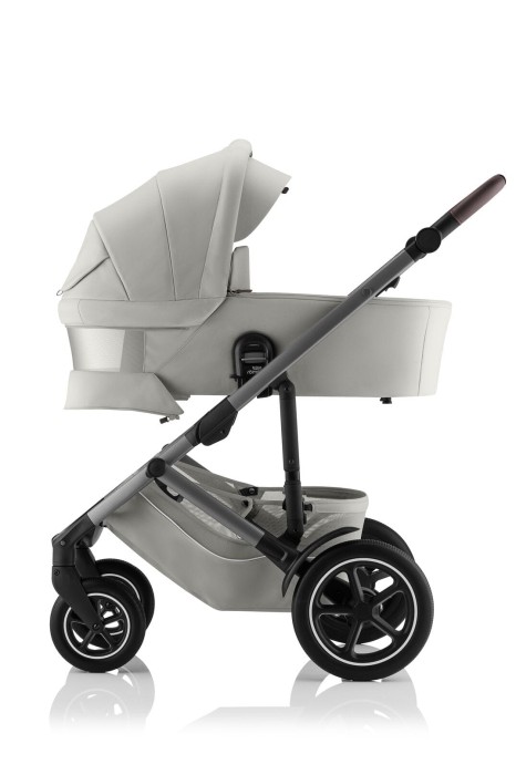Britax Römer Smile 5Z gondola Linen Grey, okienko wentylacyjne otwarte, widok z boku.