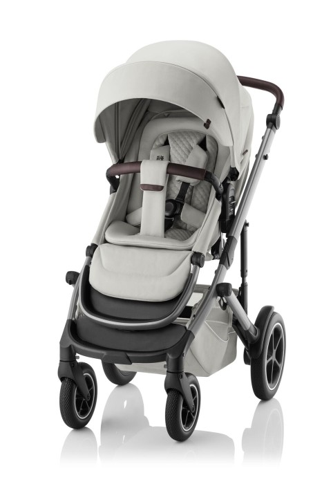 Britax Römer Smile 5Z spacerówka Linen Grey, widok ukośny z przodu, dobrze widoczny pałąk i siedzisko.