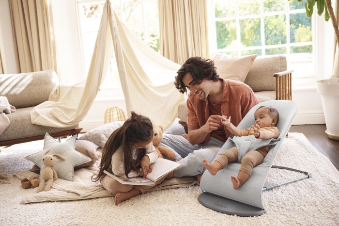 pol_pl_BABYBJORN-lezaczek-BLISS-WOVEN-Jasny-szary-melanz-34198_5.jpg